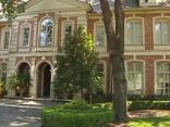 High End Homes Go on the Auction Block