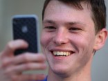 Frenzy for iPhone 4 Sweeps World