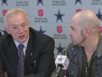 Jerry Jones Blows Performer's Name at Presser