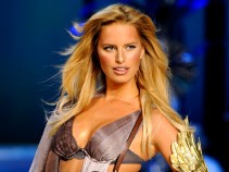 Deals & Discouts: Victoria's Secret Sale, Free Bowling