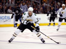 Neal's Rebound Goal Gives Stars a Win