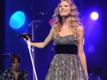 Taylor Swift Prepares for Double Duty on SNL