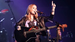 Etheridge on Jolie's Mastectomy: Not 