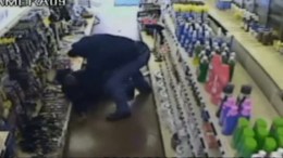Robber Beats Dallas Clerk With Several Hammers