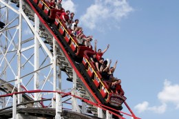 Six Flags Shares Dropping Faster Than a Roller Coaster