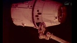 Space Station Grabs Dragon 