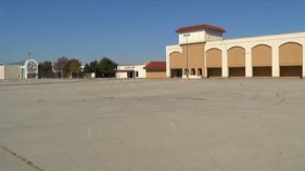Six Flags Mall Returns as Plaza Central