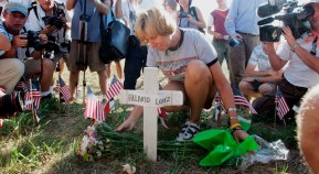 Anti-War Mom Brings Bush Housewarming March