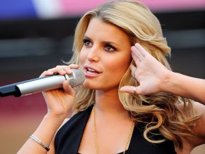 Today In Downgrades – Jessica Simpson Dating Billy Corgan