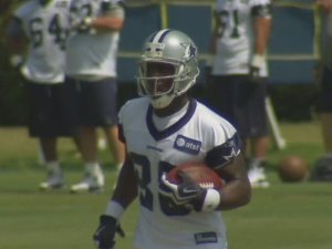 Injured Dez Obliged To Study From The Sidelines