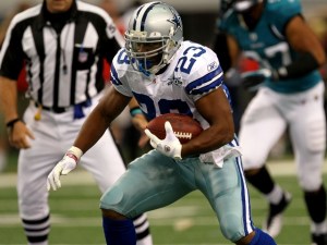 Choice Apologizes For Autograph Debacle; Ochocinco Defends Choice