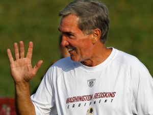 Shanahan Refuses To Name Starting Quarterback