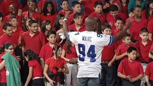 Cowboys Help First Lady Get Moving