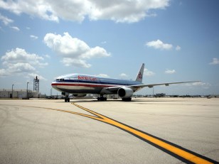 Former AA CEO Backs Limits on Tarmac Wait Times