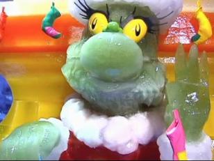 Gaylord Texan Puts 'The Grinch' On Ice