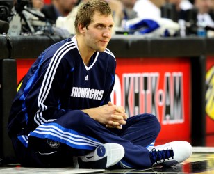 Dirk Takes Questions on Ex-Fiancee, Upcoming Season