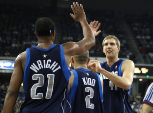 Mavs Slip Out of Motor City With Narrow Win