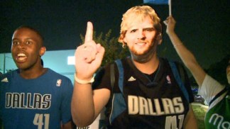 Mavs Fans Welcome the Team Home