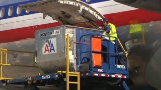 American Airlines and Unions Meet With Federal Mediators