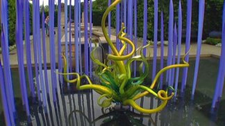 Chihuly Exhibit Installed