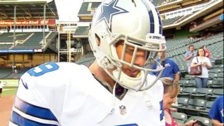 Joe Nathan Makes Good on Cowboys-Giants Bet