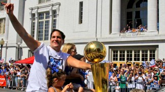 Scenes From the Mavs Victory Parade
