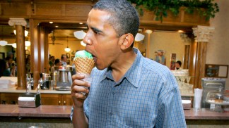 Just Your Average Joe-Bama: Obama Gets Chinese Take-out