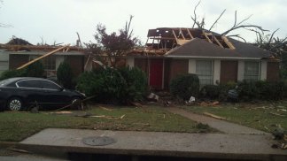 N. Texas Bama Student Shoots Tornado Aftermath