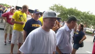 Alabama, Michigan Fans Duke it Out at Cowboys Stadium