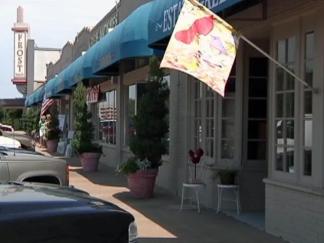 9 Miles of Shopping, Eating and Art