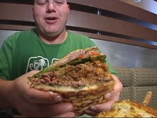 Pig Out Pit Stop: Kenny's Burger Joint