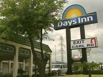 Motel Mourns Implosion of Texas Stadium