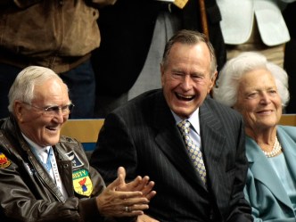 Romney to Meet with George H.W. Bush