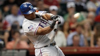 Cruz knocks in winner for Rangers in 10th 