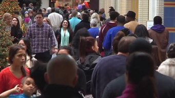 Malls Packed with Last-Minute Shoppers