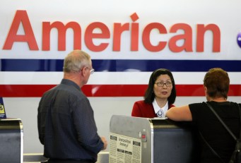 AA, United Add $10 to Ticket on 3 Busy Days