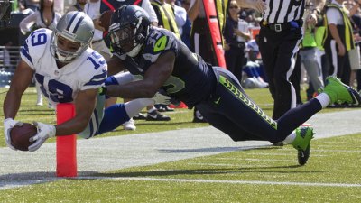 Seahawks Lead Cowboys At Half, 13-7