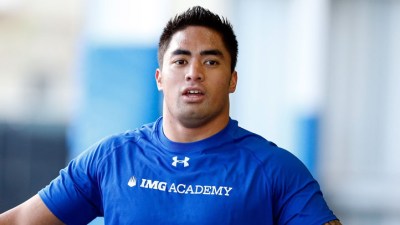 Manti Te'o Visits the Giants