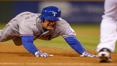 Texas Bats Quiet in 3-1 Loss to Seattle