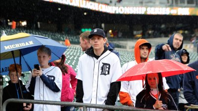 Game 4 Begins After Rain Delay