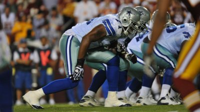 Raiders Sign Former Cowboys Goat T Alex Barron