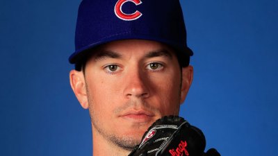 Soriano, Barney HRs Push Cubs Past Rangers