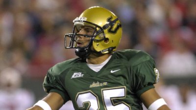 Cowboys Add P Delbert Alvarado