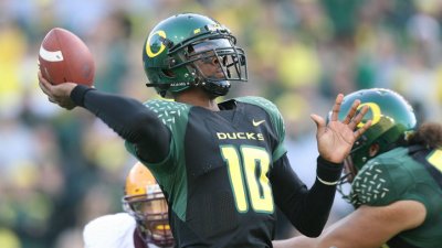 NFC East Watch: Dennis Dixon May Reunite with Chip Kelly in Philly