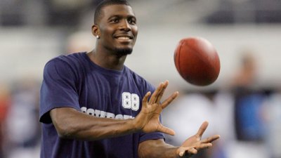 Dez Finds Inspiration in Irvin's 1989 Recovery