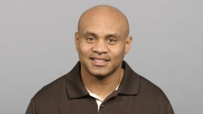 Secondary Coach Jerome Henderson Staying Put In Dallas
