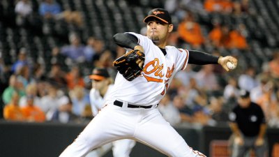 Rangers Get LH Reliever Gonzalez from Orioles