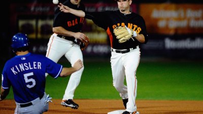 Giants Rally, Win Again Over Texas