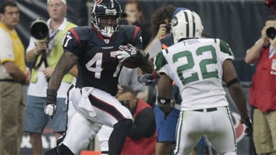 Cowboys Sign Vickers, Bernadeau