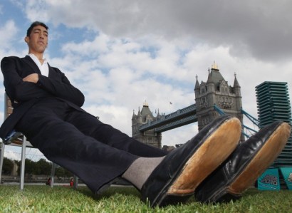 Sultan Kosen is 8-feet, 1-inch tall and wants a girlfriend. If you're interested, go to Turkey and look him up.
